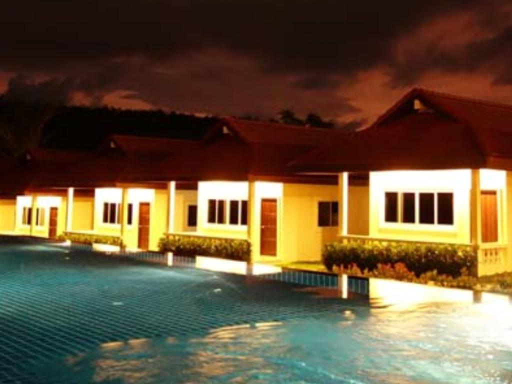 Phuket Airport Villa Ban Bo Han Exterior photo