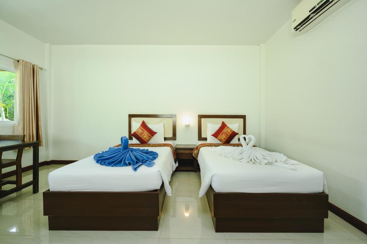 Phuket Airport Villa Ban Bo Han Exterior photo