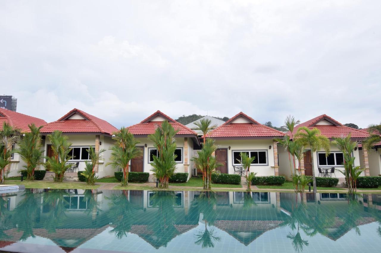Phuket Airport Villa Ban Bo Han Exterior photo