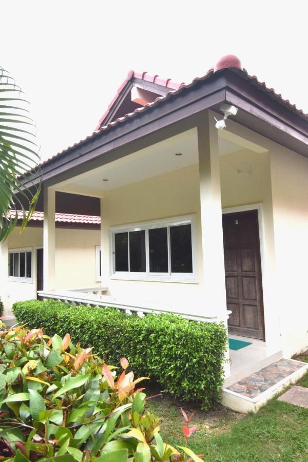 Phuket Airport Villa Ban Bo Han Exterior photo