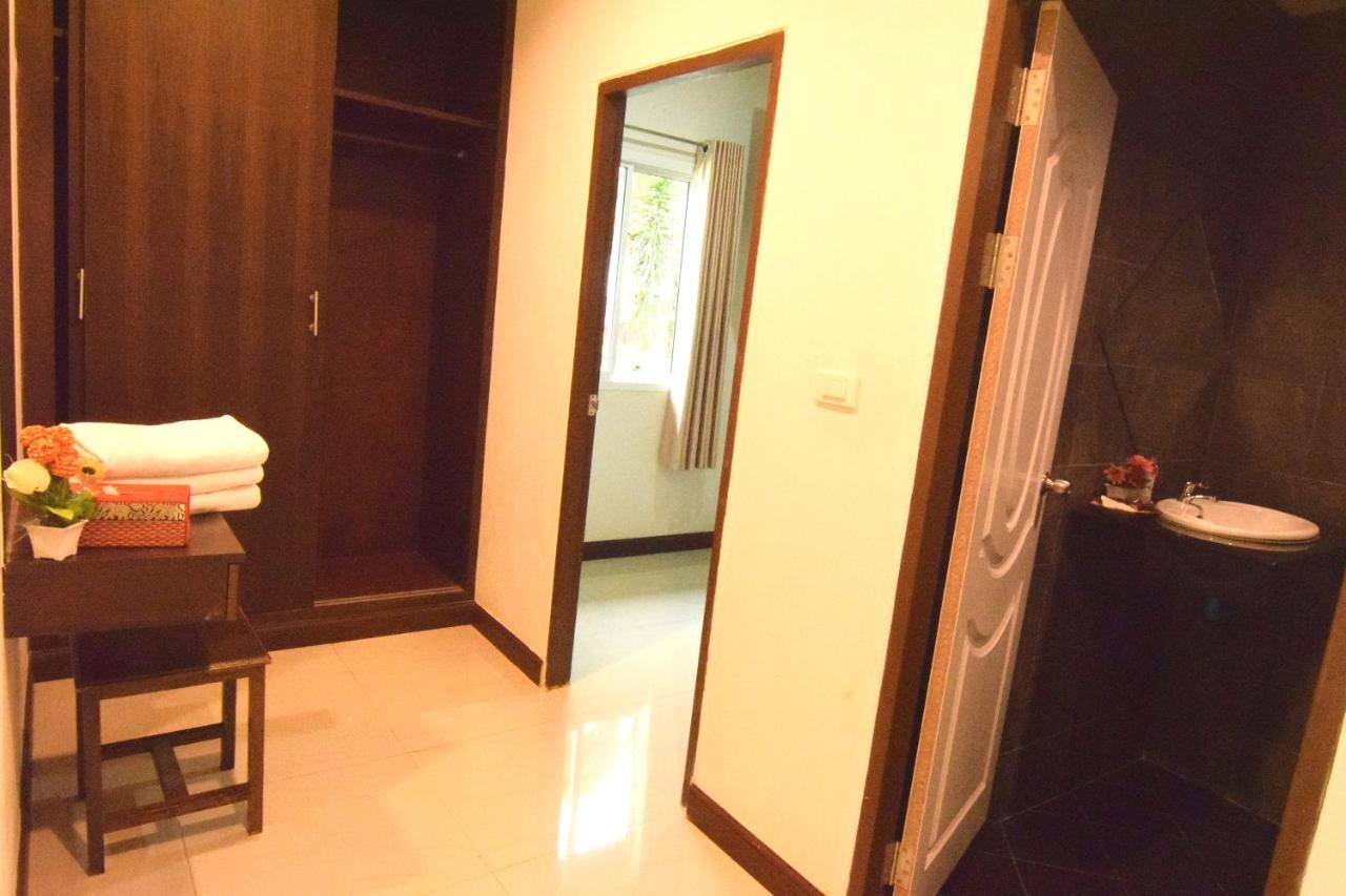 Phuket Airport Villa Ban Bo Han Exterior photo