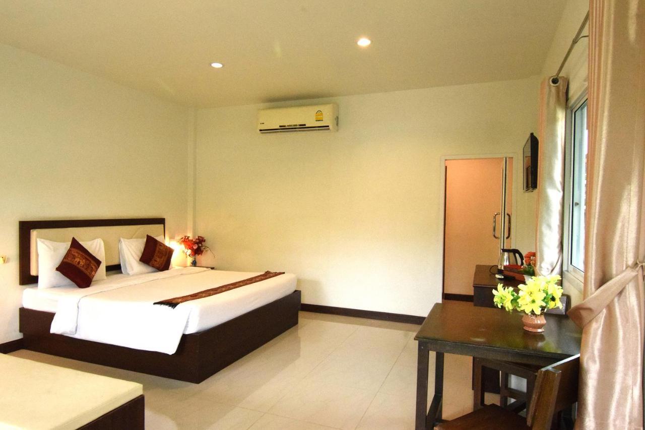 Phuket Airport Villa Ban Bo Han Exterior photo